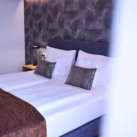 Landhotel فندق Rügheim