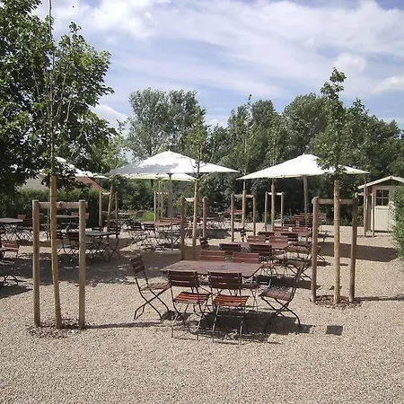 Landhotel فندق